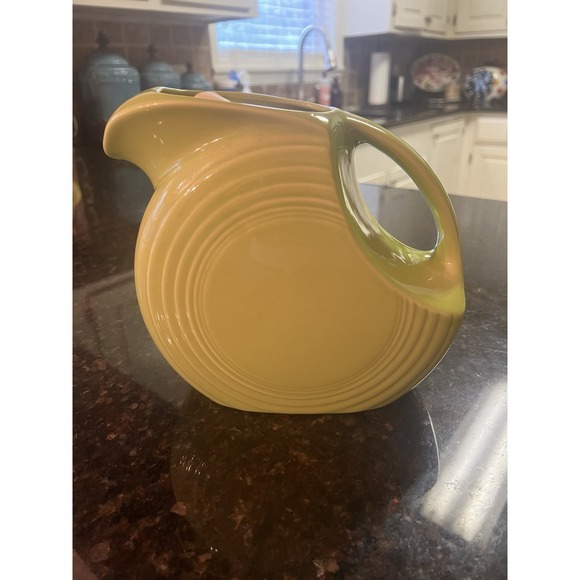 Fiestaware Large Disc Pitcher Chartreuse/Lemongrass 7.25" HLC Fiesta Collectible - Picture 2 of 9